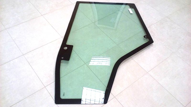 Massey Ferguson SZYBA DRZWI 5000, 7000, 8000 LEWE 4272774M1