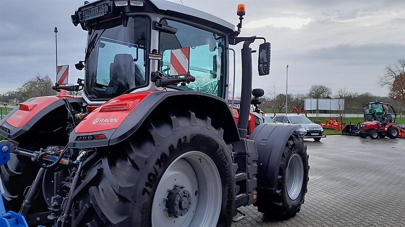 Massey Ferguson 8S.305 Dyna-VT Exclusive