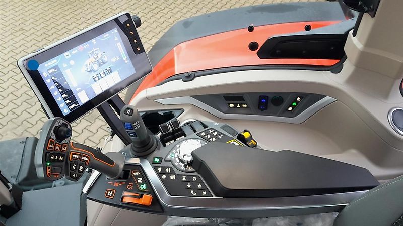 Massey Ferguson 8S.305 Dyna-VT Exclusive