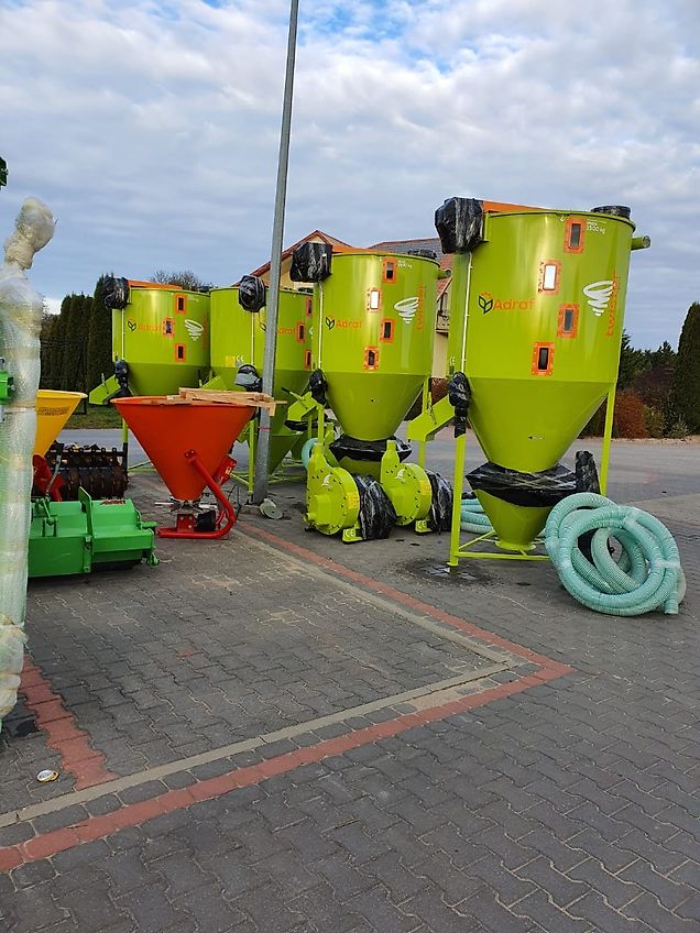 ADRAF MIESZALNIK pasz sypkich 500 kg ADRAF/ ADRAF Futtermischer 500 kg