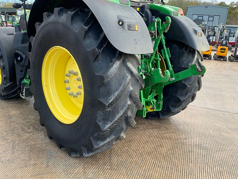 John Deere 6215R Tractor (ST24923)