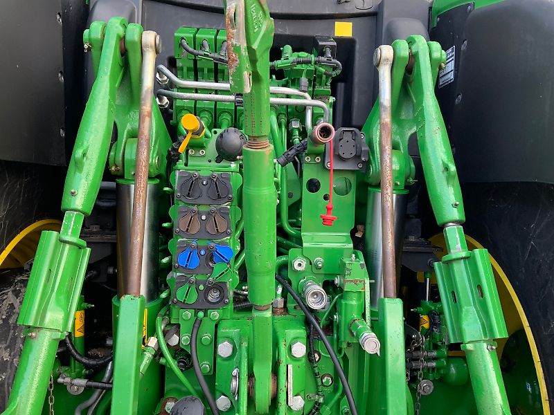 John Deere 6215R Tractor (ST24923)