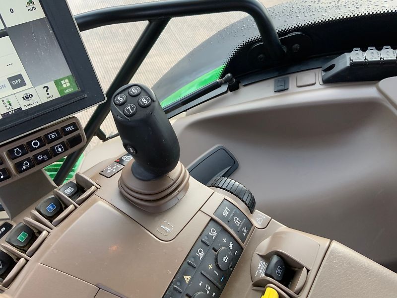 John Deere 6215R Tractor (ST24923)