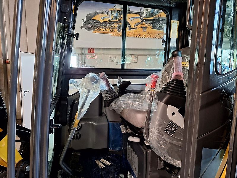 New Holland E 26 C