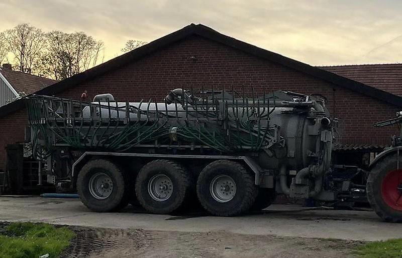 Meyer-Lohne Tridem 22.000 mit 24m Gestänge