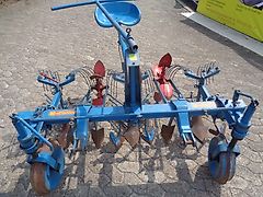 Köckerling Kartoffellegegerät 2 reihig Köckerling Kartoffelhackgerät Köckerling Dammformgerät mit Strigel Gemüsepflege Gerät 2 reihig 160 cm Rahhmenbreite mit Exaksteuergerät im Heck mit Sitzterminal für den Anwender