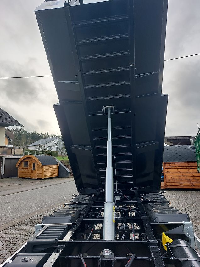 Hummel 15 Muldenkipper Häckselwagen