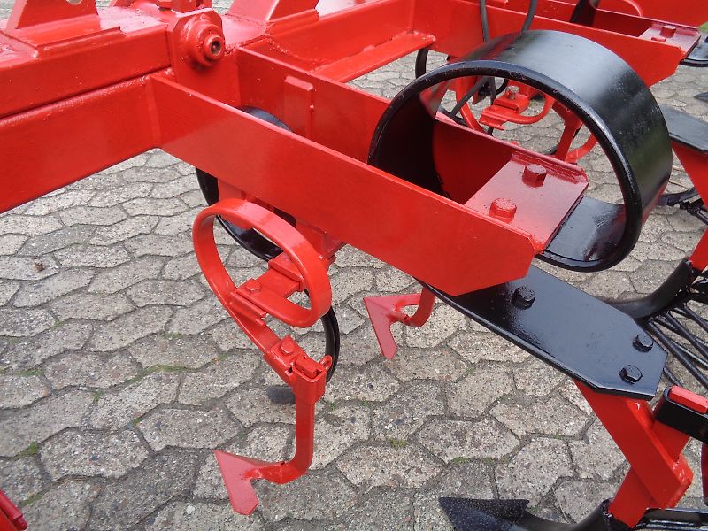 Köckerling Köckerling 6 reihiges reihenabhängiges Dammpflegegerät mit 75 cm Reihenabstand hydraulische Klappung 2 fach mit je Reihe 2 Hackscharen Dammformer sowie Sriegelzinken zur mechanischen Beikrautbekämpfung