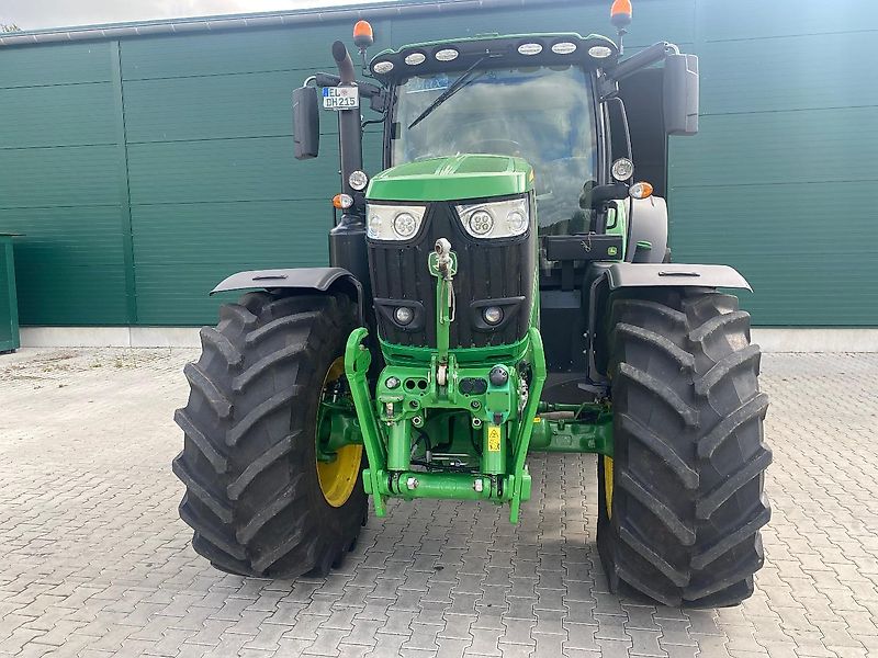 John Deere 6215R